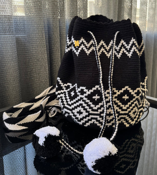 Wayuu Backpack Black and White