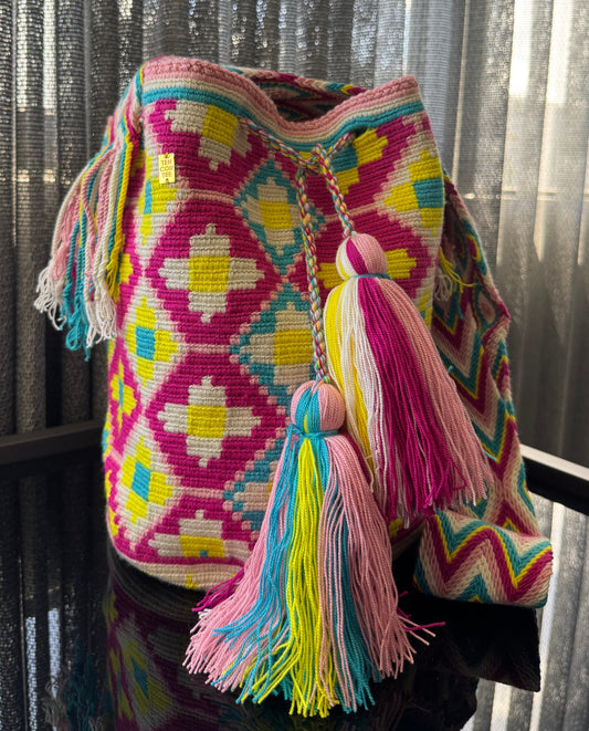 Wayuu Bag Petals Pattern